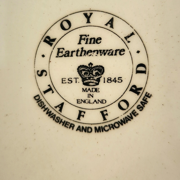 Three Royal Stafford England BLUE WILLOW floral salad plates. - Picture 4 of 4